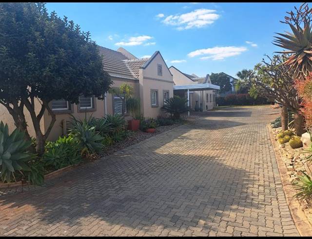 2 BEDROOM TOWNHOUSE FOR SALE IN ANNLIN